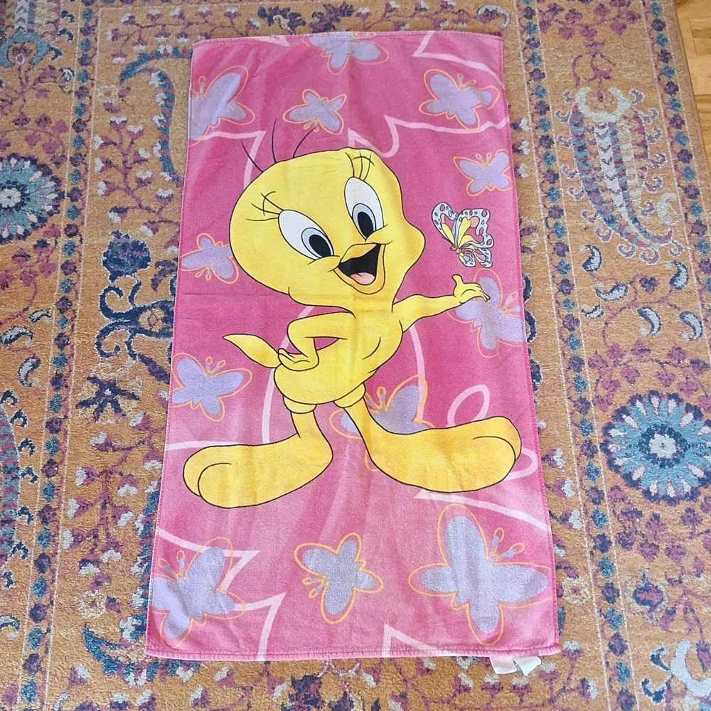 Vintage y2k Tweety Bird Warner Bros. Beach towel